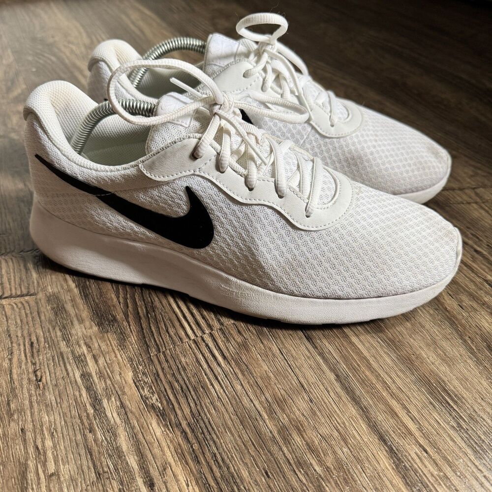 Nike Mens Tanjun White Running Shoes Sneakers Active Casual Walking Sz 10 No Box